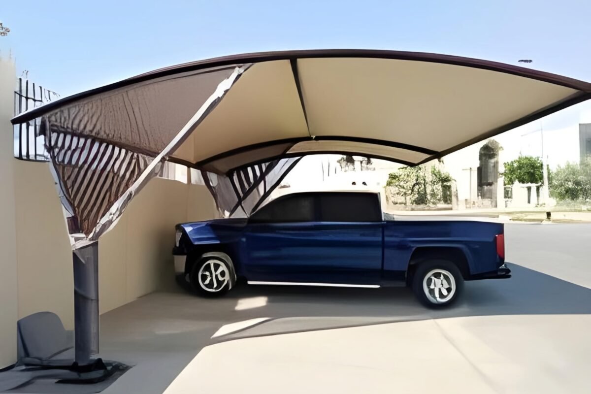 مظلة سيارات قائمة بذاتها
