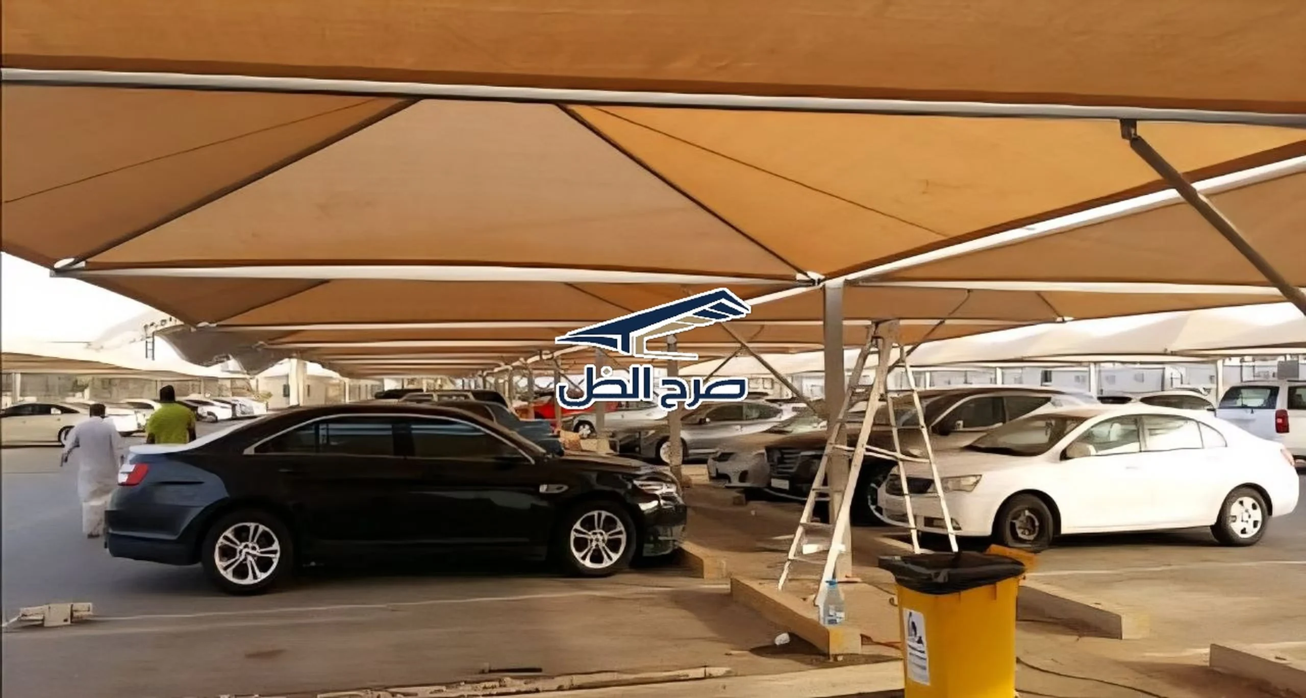 مظلات مواقف سيارات متعددة بتغطية خارجية واسعة