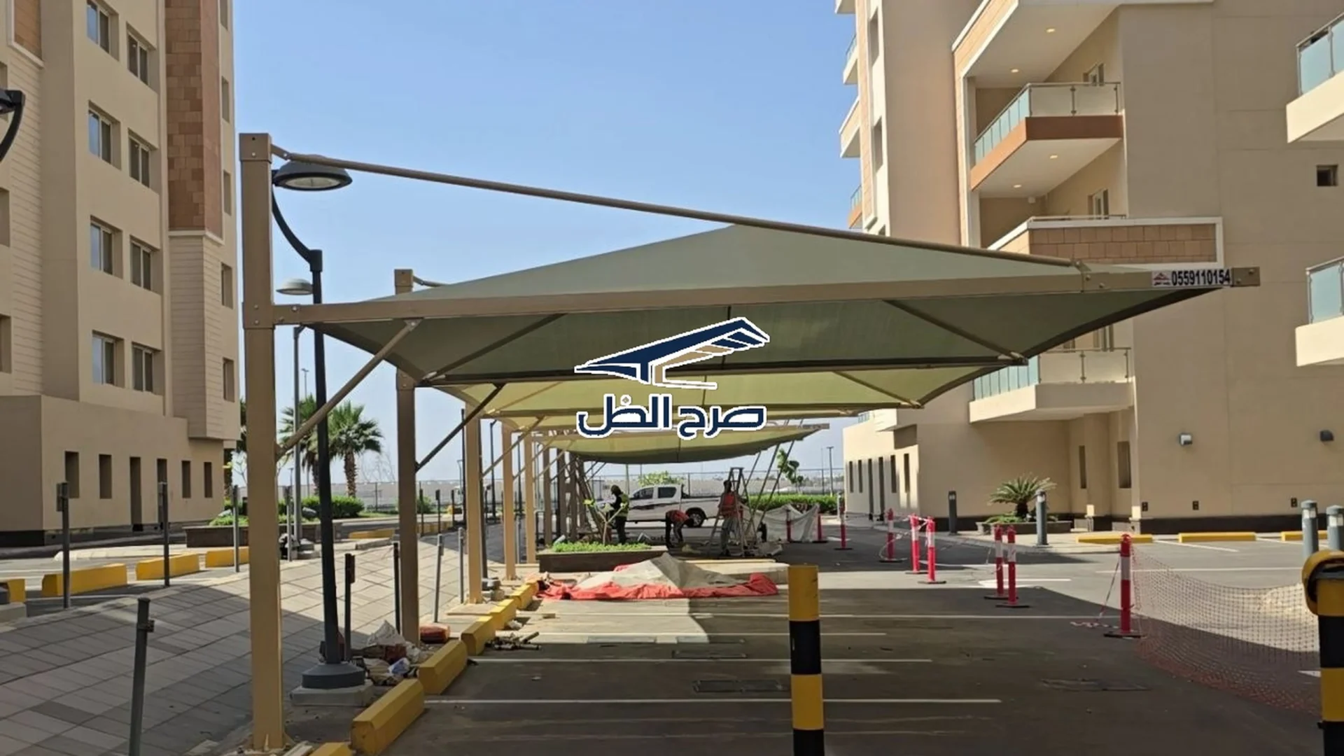 مظلات مواقف سيارات بتغطية خارجية