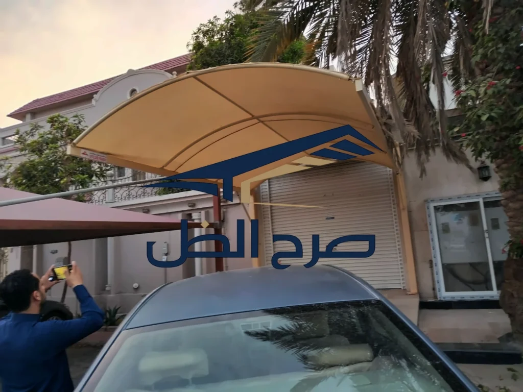 صورة توضيحية لحل مظلات أو سواتر في مساحة خارجية رقم 16